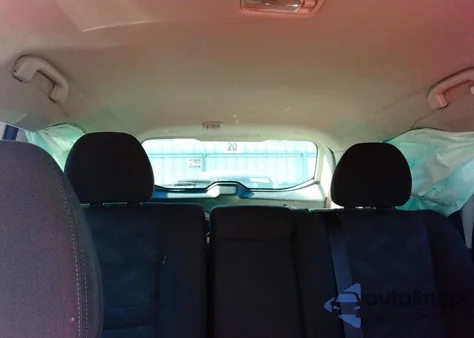 2016 Nissan Rogue S z USA, uszkodzony, nr VIN KNMAT2MT6GP601846